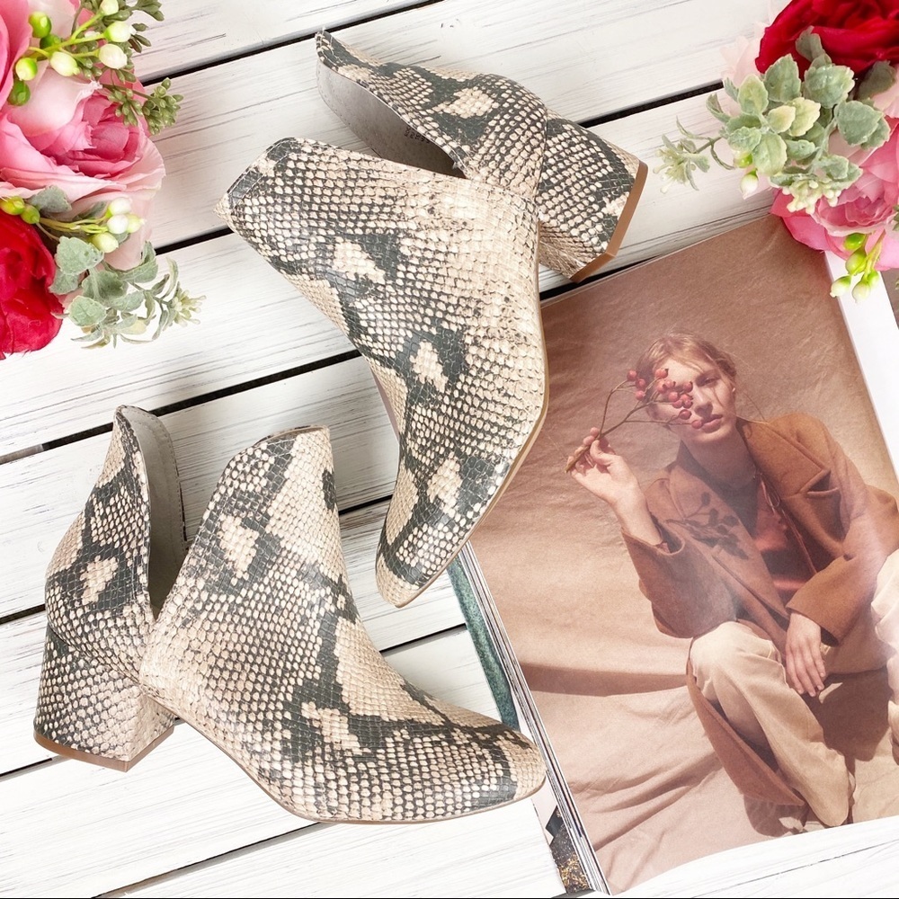 Steve Madden Rockir Snakeskin Print Ankle Boots 6.5